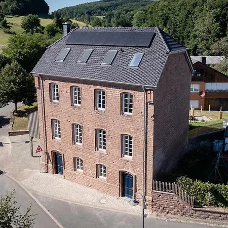 Wohnen Im Klassenzimmer Einer Alten Schule Apartmán Baustert