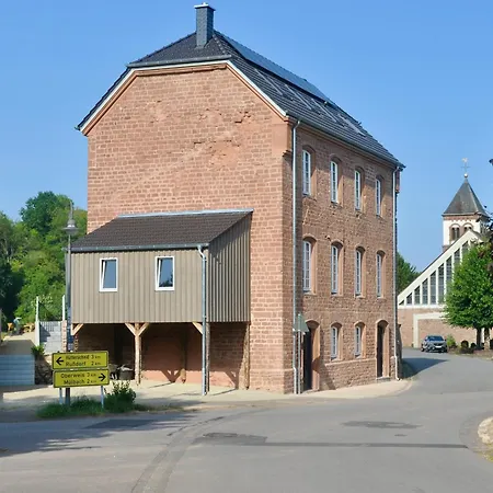 Wohnen Im Klassenzimmer Einer Alten Schule Baustert