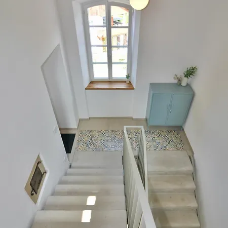 Wohnen Im Klassenzimmer Einer Alten Schule Apartmán