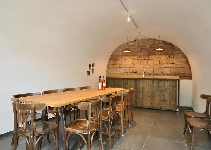 Wohnen Im Klassenzimmer Einer Alten Schule * Baustert