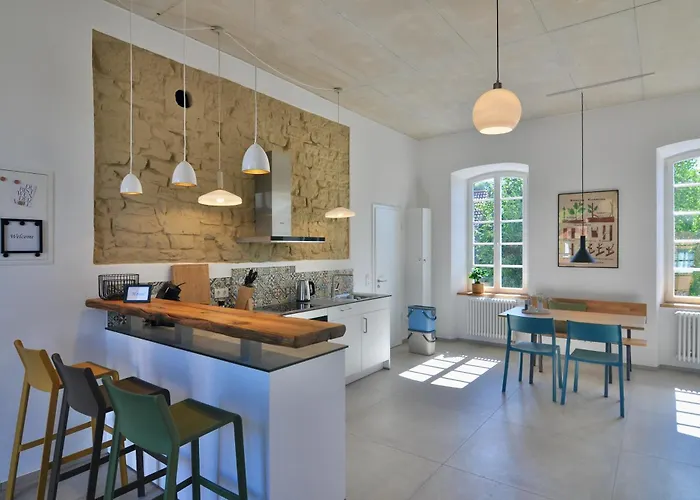 Wohnen Im Klassenzimmer Einer Alten Schule * Baustert